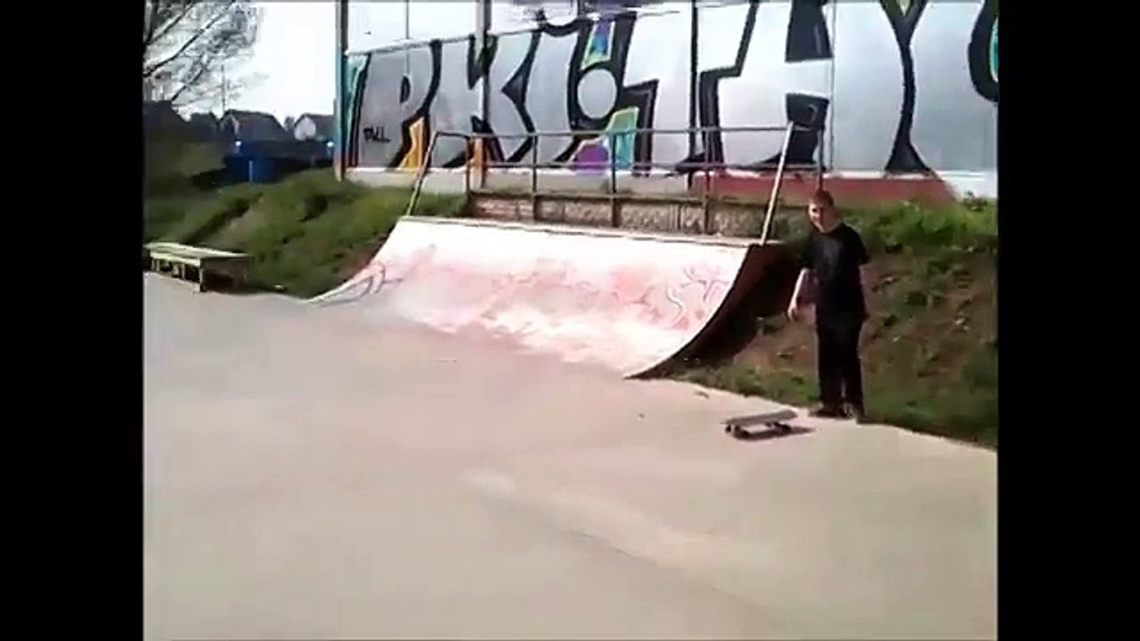Świdnicki skatepark i okolice galerii heelflip, ollie pod schodki, manual i inne