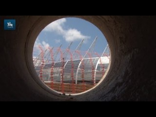 Lama e poeira no entorno do Castelão