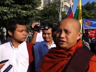 Wirathu leads Mandalay 'peace march'