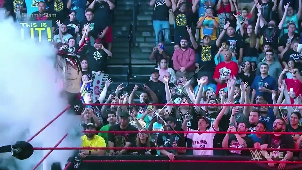 Demon King "Finn Balor" debuta y enfrenta a Seth Rollins en Raw 15 Ago 2016 HD