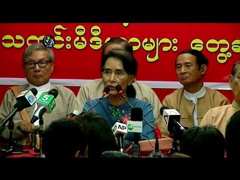 Suu Kyi calls for critical eye on reforms