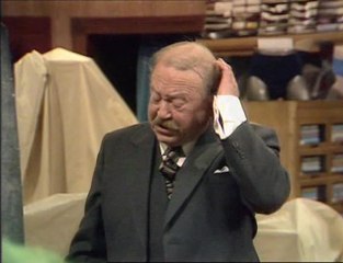 Are You Being Served - S 6 E 4 - Shedding the Load