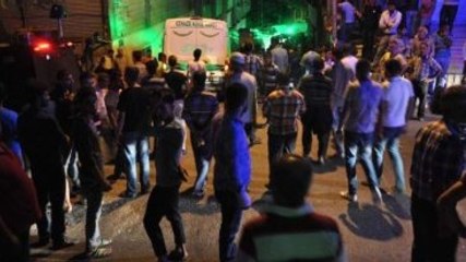 Gaziantep'te Tehlikeli Gerginlik! Türk Bayrağını Almaya Çalıştılar