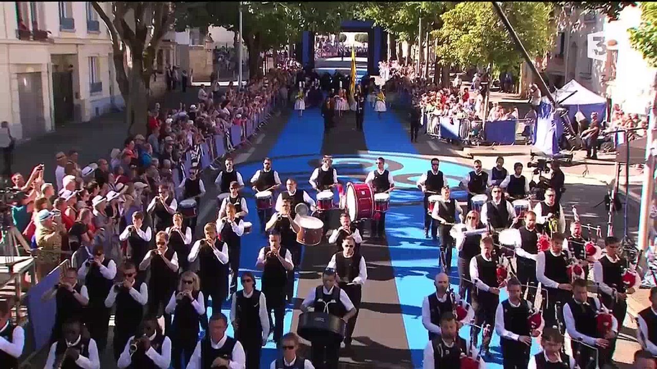 Festival Interceltique 02-cut
