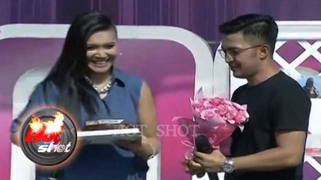 Ihsan Tarore Mendapat Restu dari Ibunda Denada - Hot Shot 21 Agustus 2016