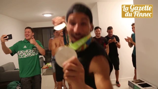 Images Exclusives ! Makhloufi savoure ses deux médailles d'argent entre algériens