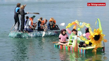 Camaret (29). Défilé d'OFNIS dans le port