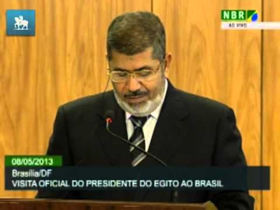 "Queremos que brasileiros invistam mais no Egito", diz Morsi