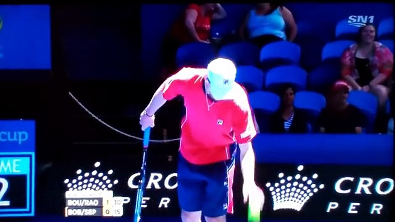 Rarest of the rare. Legal reaching over the net by Raonic to win point