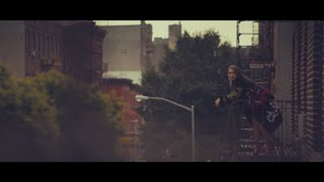 CL - LIFTED M/V