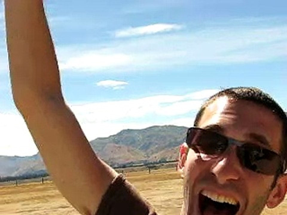Ofer is sky diving (2/2)