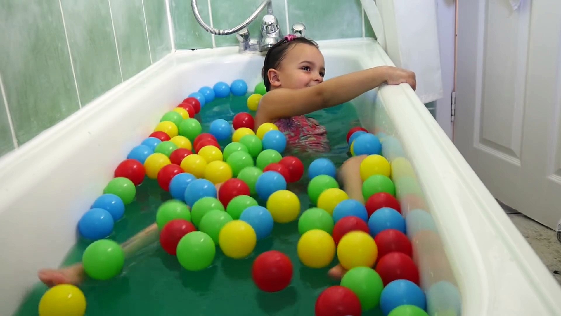 Giant SLIME BATH Gooey Pool SLIME BAFF and ball pit balls - video