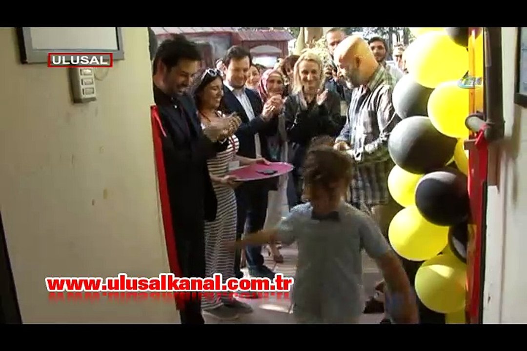 7 yaşındaki Çınar Efe ilk sergisini Eskişehir'de açtı