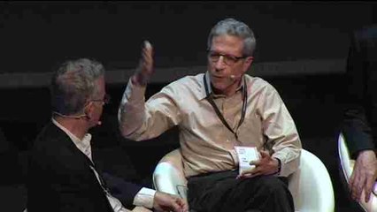 Expresidenta Ecuador Rosalía Arteaga participa en el Foro de la Excelencia.