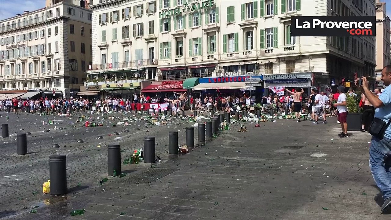 Les Anglais ont défié les CRS tout l'après-midi sur le Vieux-Port de Marseille