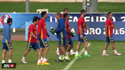Spain's Morata and Sergio Ramos in training ground