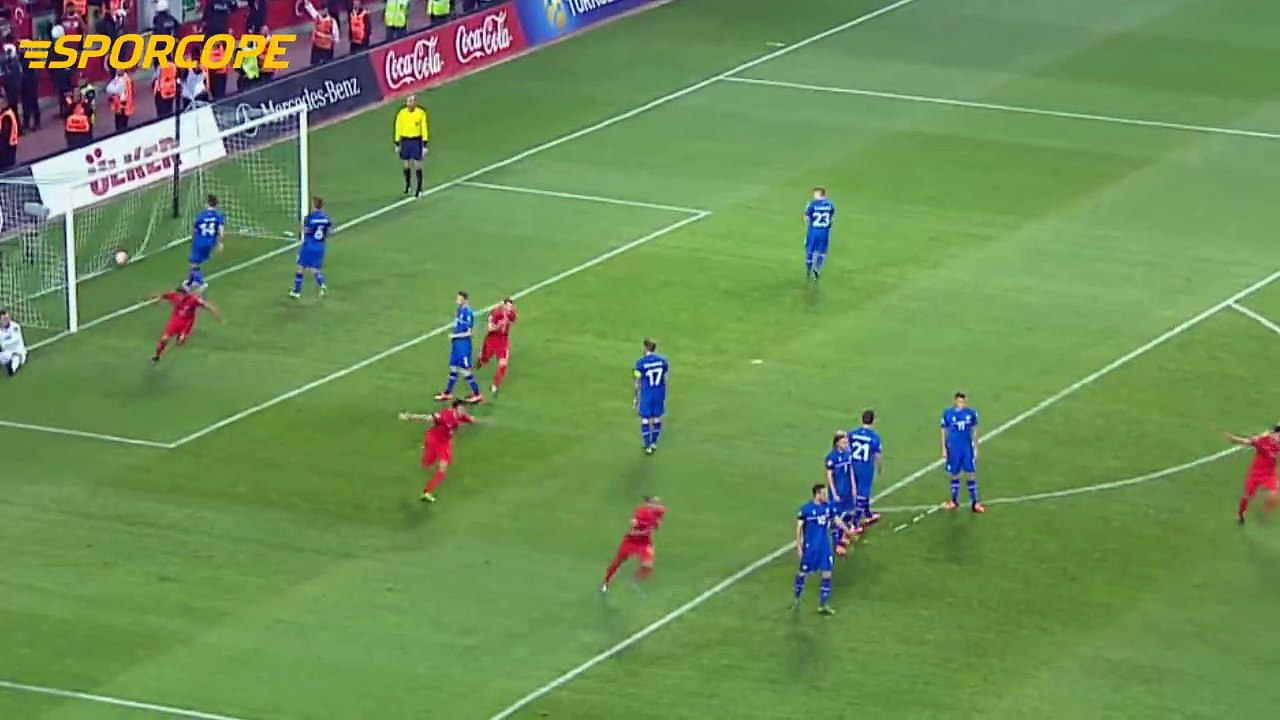 Bazen sadece bir gol, tüm ülkeyi sevince boğmaya yeter ! Hep seninleyiz TÜRKİYE...