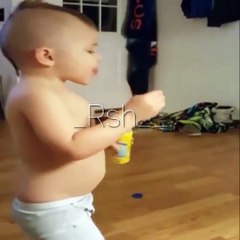 طيحته شينه هههه مسكين الولد