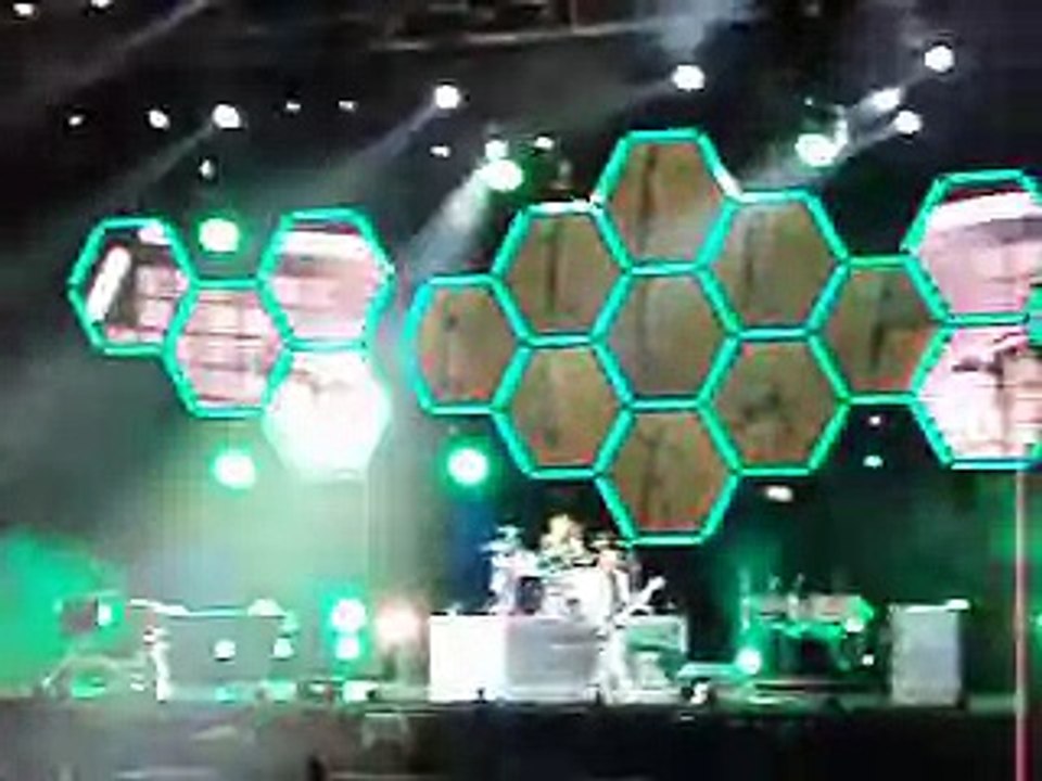 Muse - Intro + Time Is Running Out (Festival Xacobeo 10, 27-08-10)
