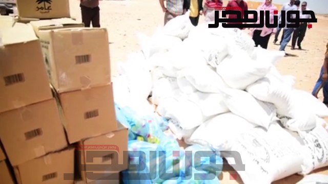 محافظ مطروح يوزع هدية السيسى على سكان 5 تجمعات صحراوية