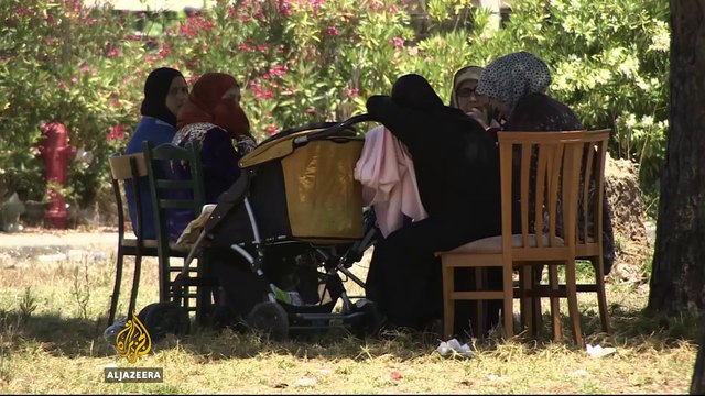 Greek-Syrian mayor opens abandoned resort for refugees