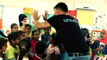 Ricky Martin, Embajador de Buena Voluntad de UNICEF, visita a niños refugiados sirios.