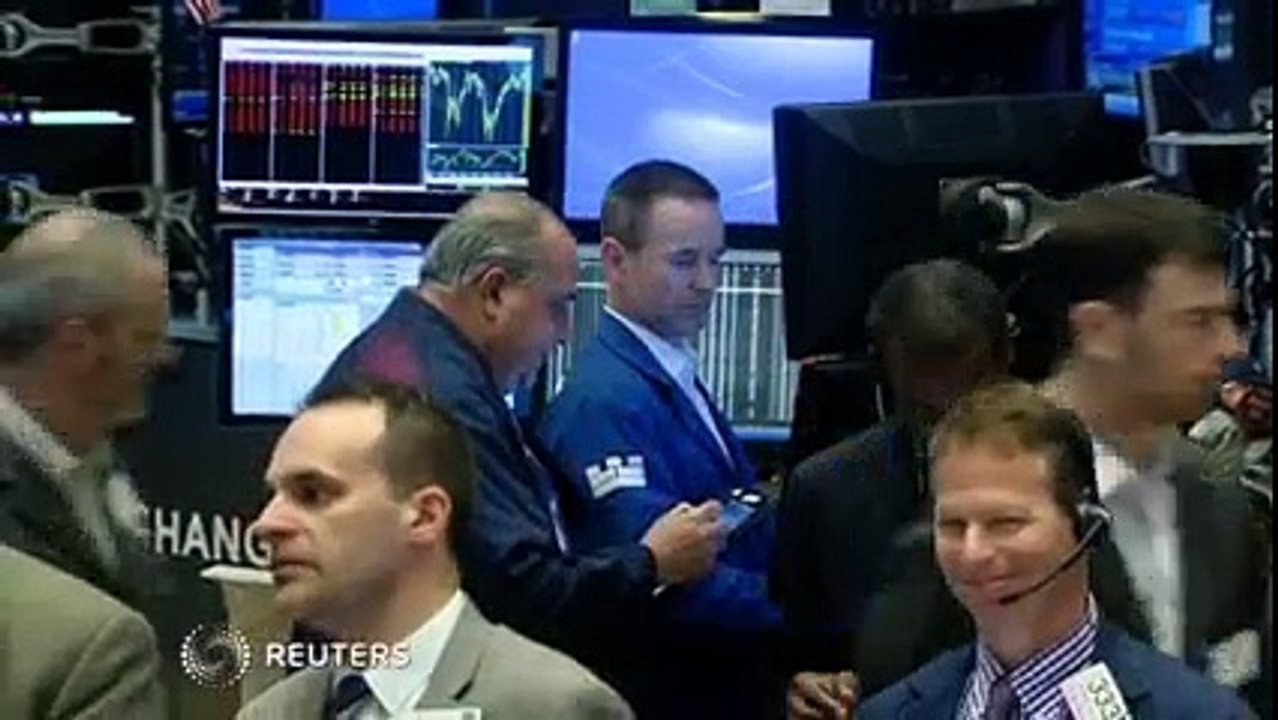 Wall St falls on oil plunge, Brexit worry - Reuters.com