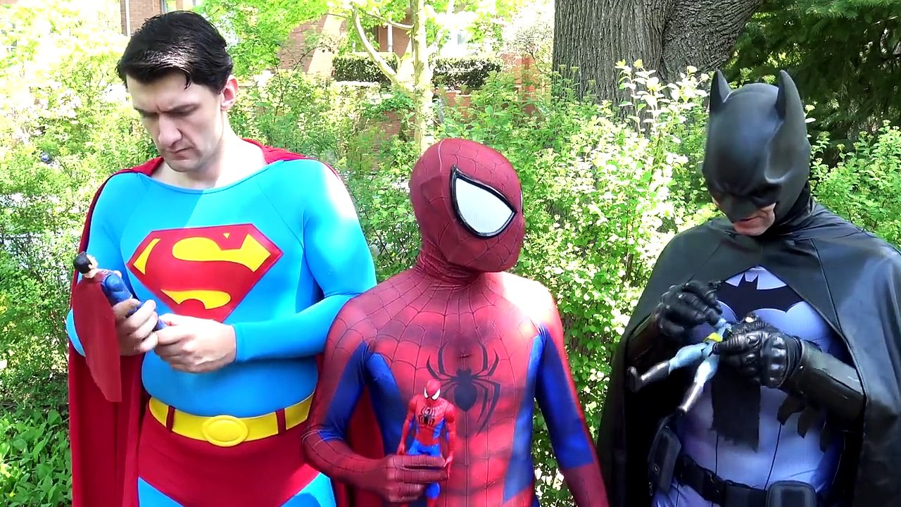 SPIDER-MAN vs SUPERMAN BATMAN WONDER WOMAN - Toy Battle! Real Life Superhero Movie - TheSeanWardShow
