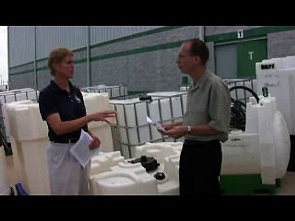 10 Inspecting Refillable Pesticide Containers