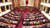 Report TV - Votat për reformën, deputetët e PS mesazhe kolegëve të opozitës