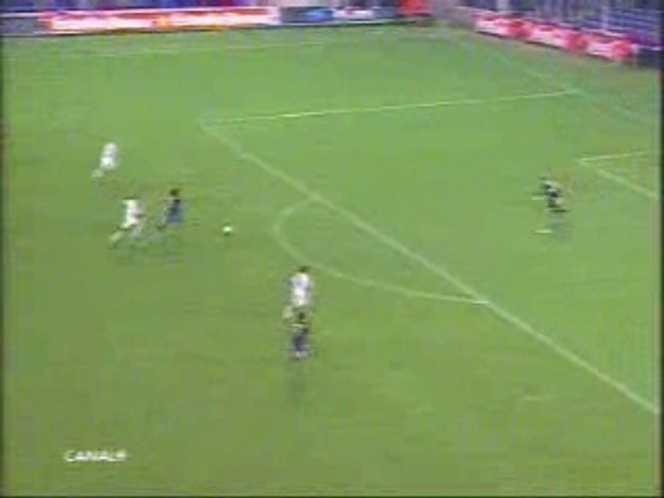 Ronaldinho - Primeros goles barça (1)