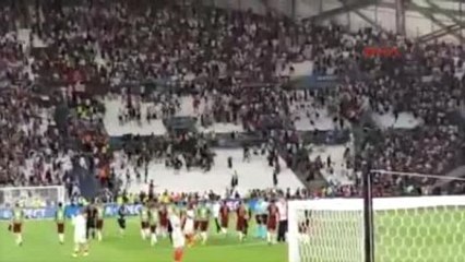 Marsilya Karıştı, İngiliz ve Rus Taraftarlar Birbirlerine Girdi