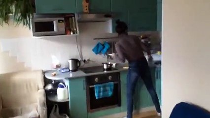 Как научить девушку готовить