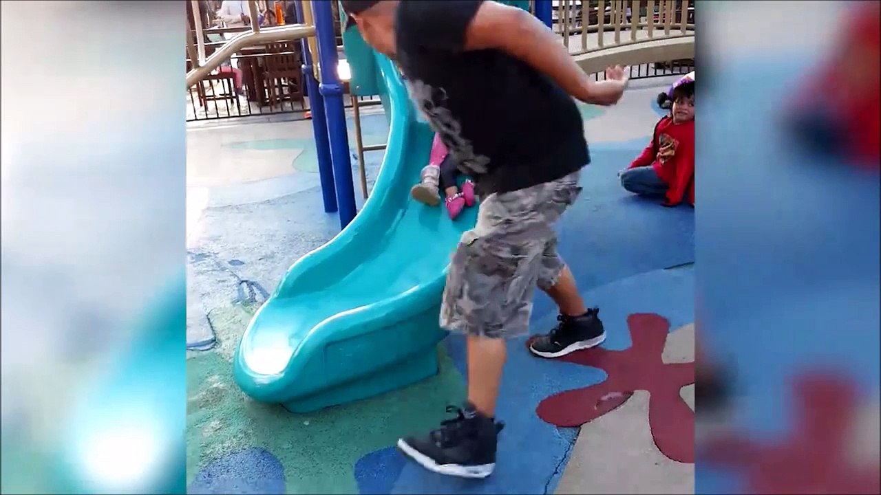 Ce papa a un reflexe de fou et sauve sa fille