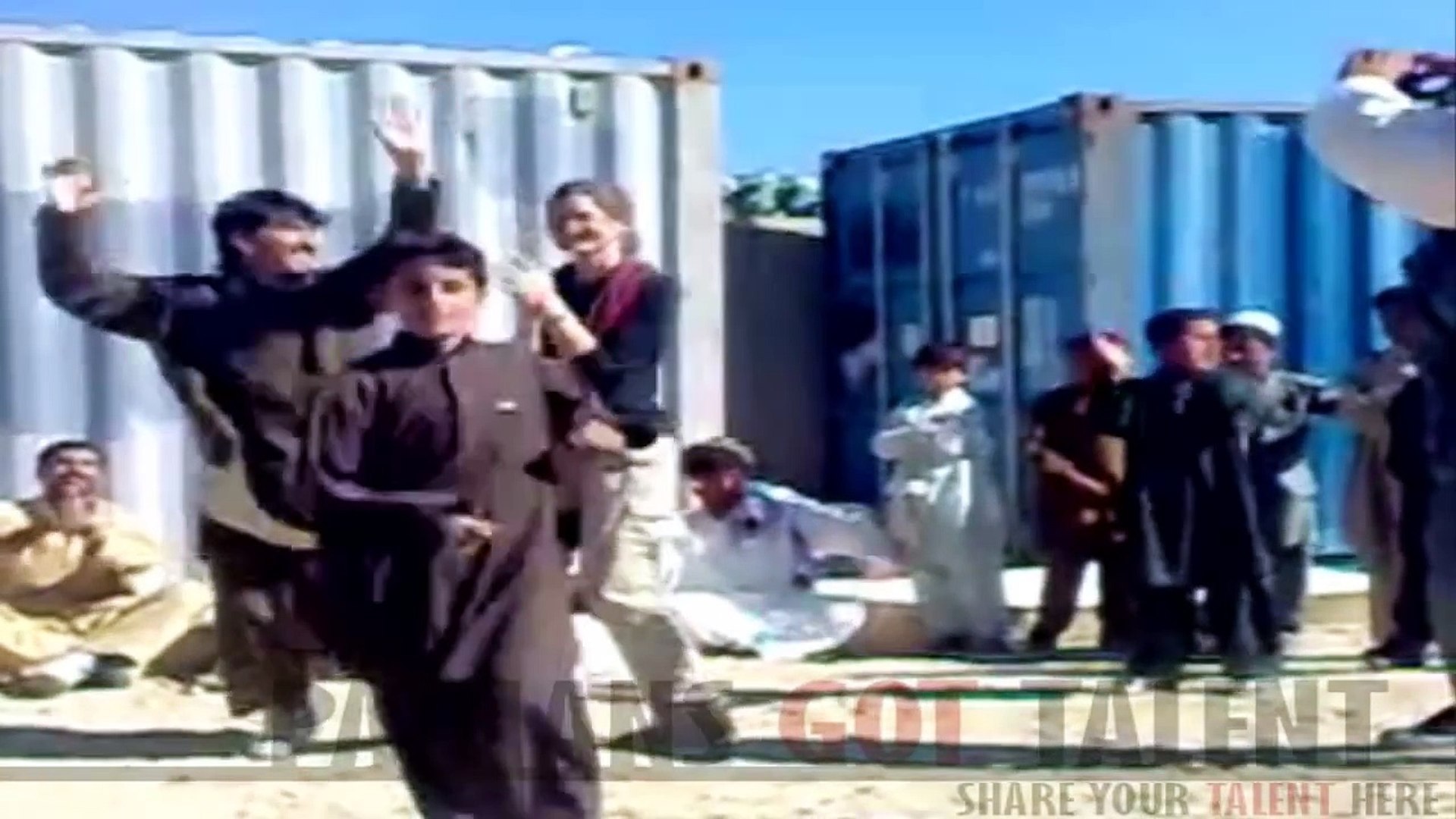 ⁣American Girl dancing with Pashto Song  aman