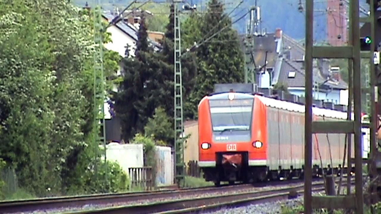 Züge in Bad Hönningen am Rhein, SBB Cargo Re482, MRCE 189, 2x 185, 143, 4x 425