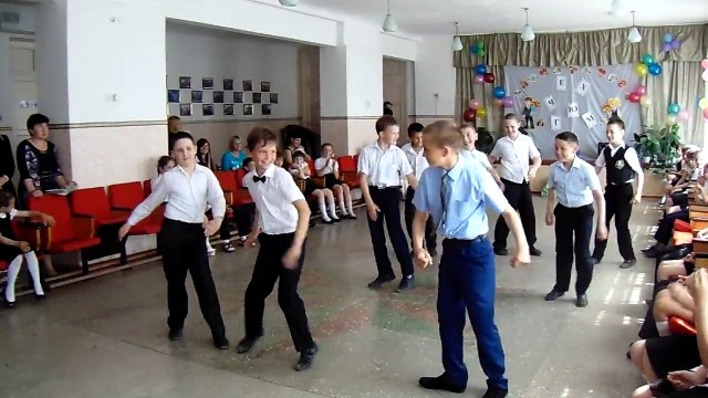 Мальчики жгут ) Нижнесерогозская Школа , выпускной утренник , переход в среднюю школу