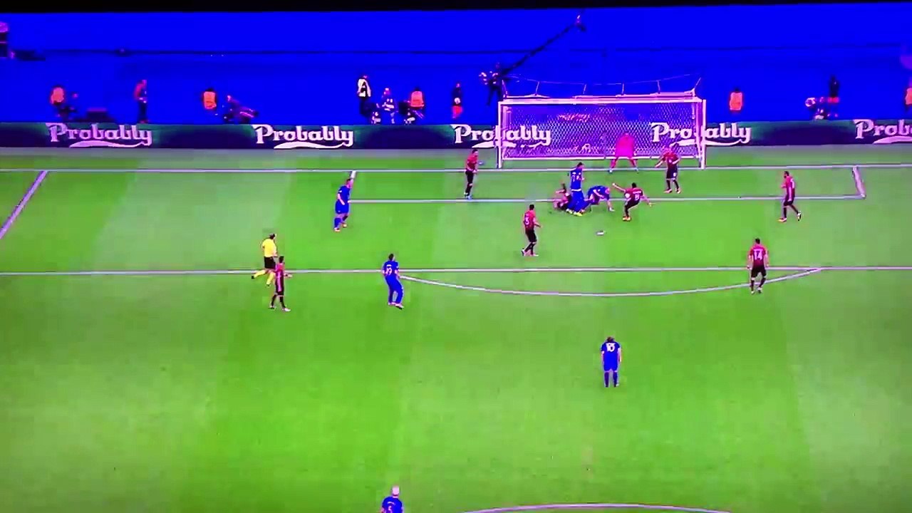 Ozan Tufan saçını düzeltirken Luka Modric golü atıyor - İzle