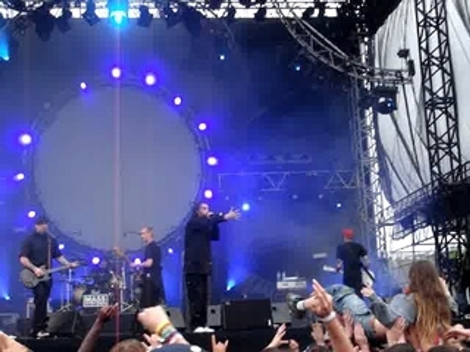 Mass hysteria - des nouvelles du ciel