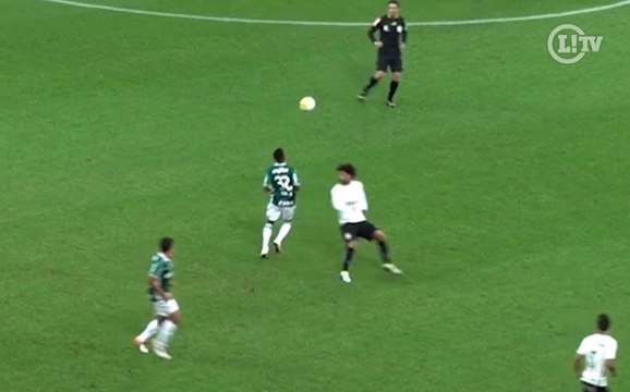 Olé! Tchê Tchê aplica belo chapéu em Cristian e deixa corintiano na saudade