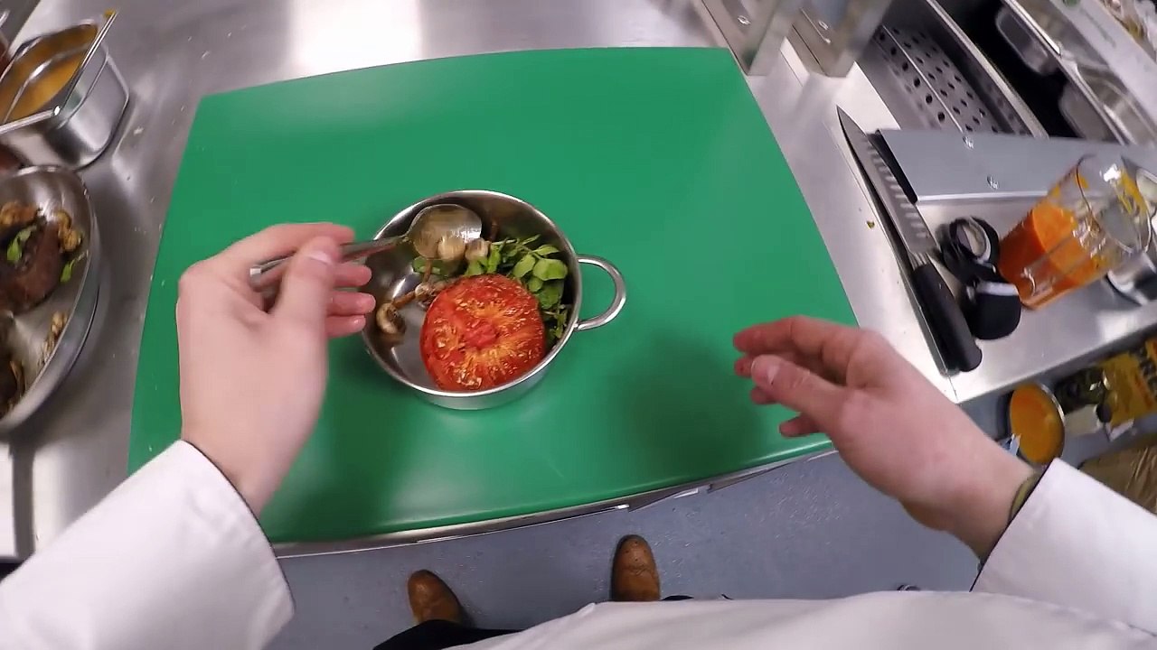 Nasce il primo ristorante che consegna il cibo ai clienti con le montagne russe
