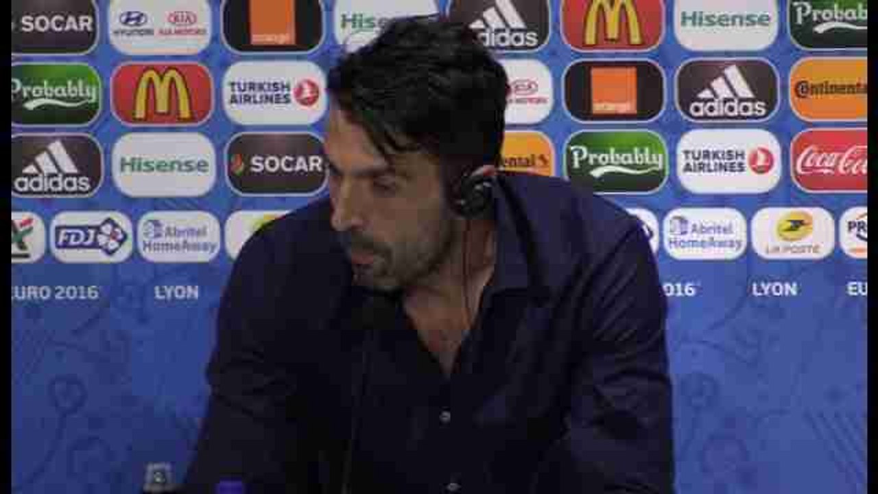 Buffon,sobre los incidentes en la Eurocopa: "Es lamentable, algo horrible que mancha esta competición"