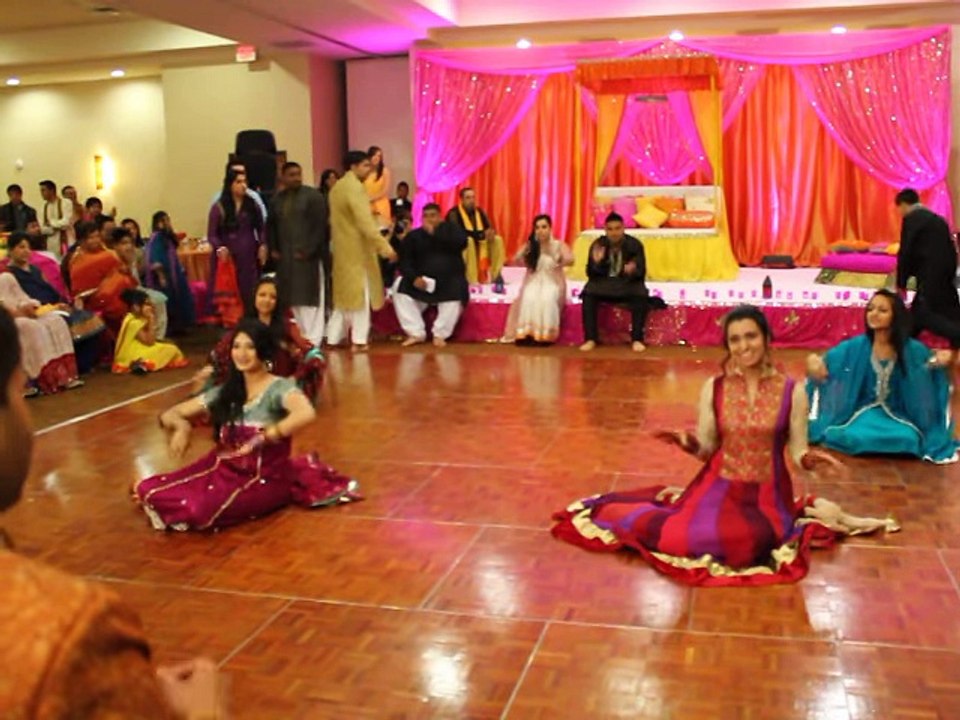 The Best Pakistani Wedding Dance Ever ( Fariha's & Malik Marriage) Part 3/3