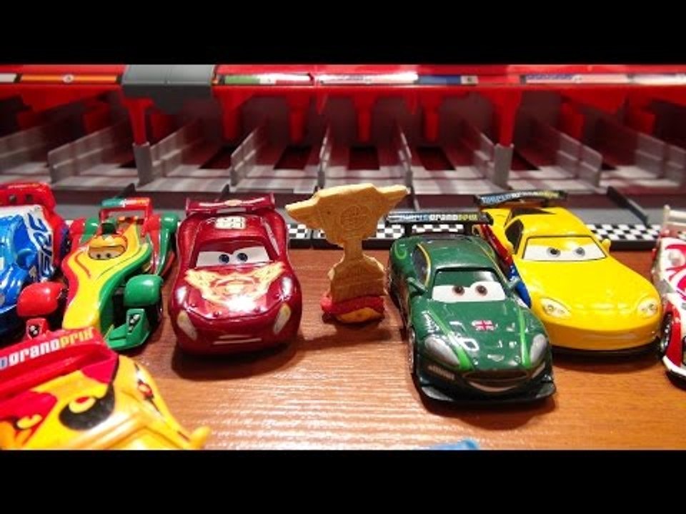 Disney Pixar Cars World Grand Prix Real Races with Lightning McQueen from a Launcher Cool Kids Toys