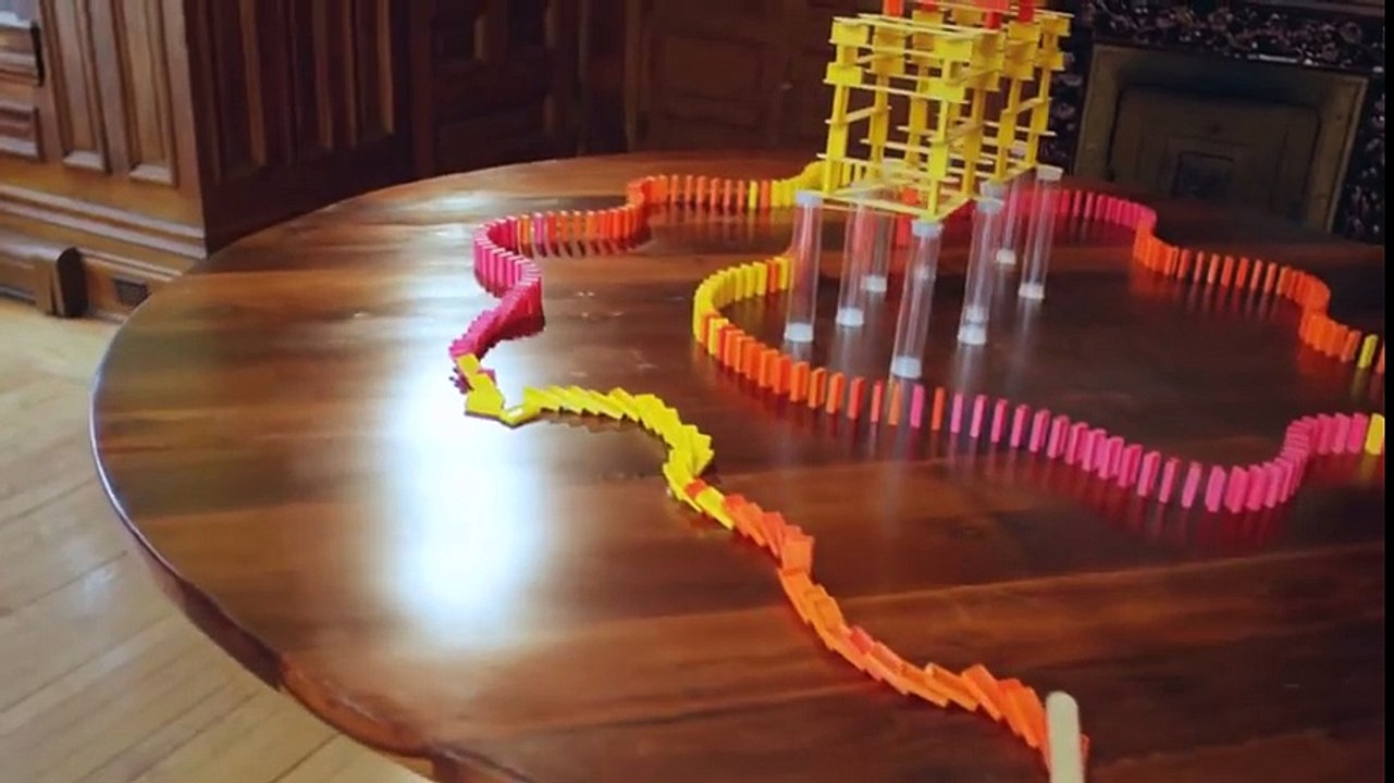 domino devirme rekoru  3,847,295 domino taşı HD VİDEO