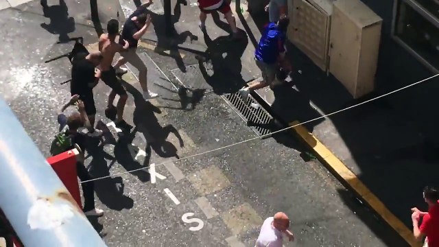 Hooligans fighting England vs Russia 11062016