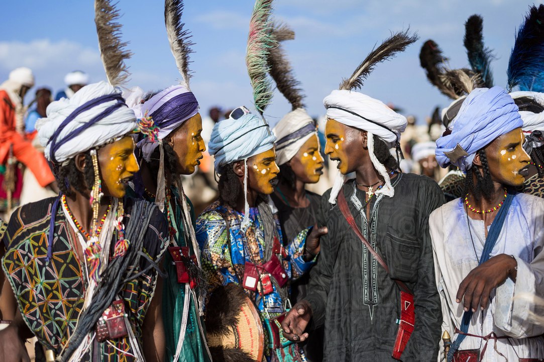 10 Crazy Courtship Rituals Around The World