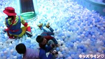 Elmo car Giant Ball Pits Universal Studios Japan family fun