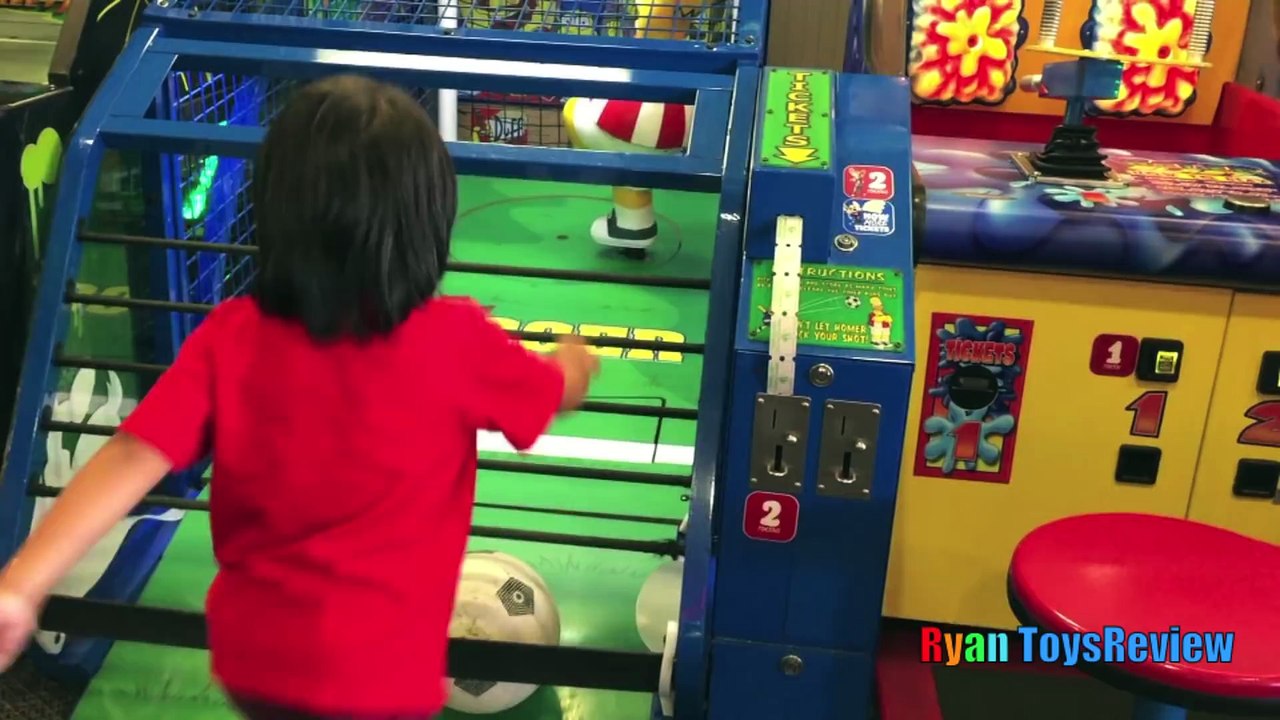 Chuck E Cheese Family Fun Indoor Games and Activities for Kids Children Play Area Ryan ToysReview