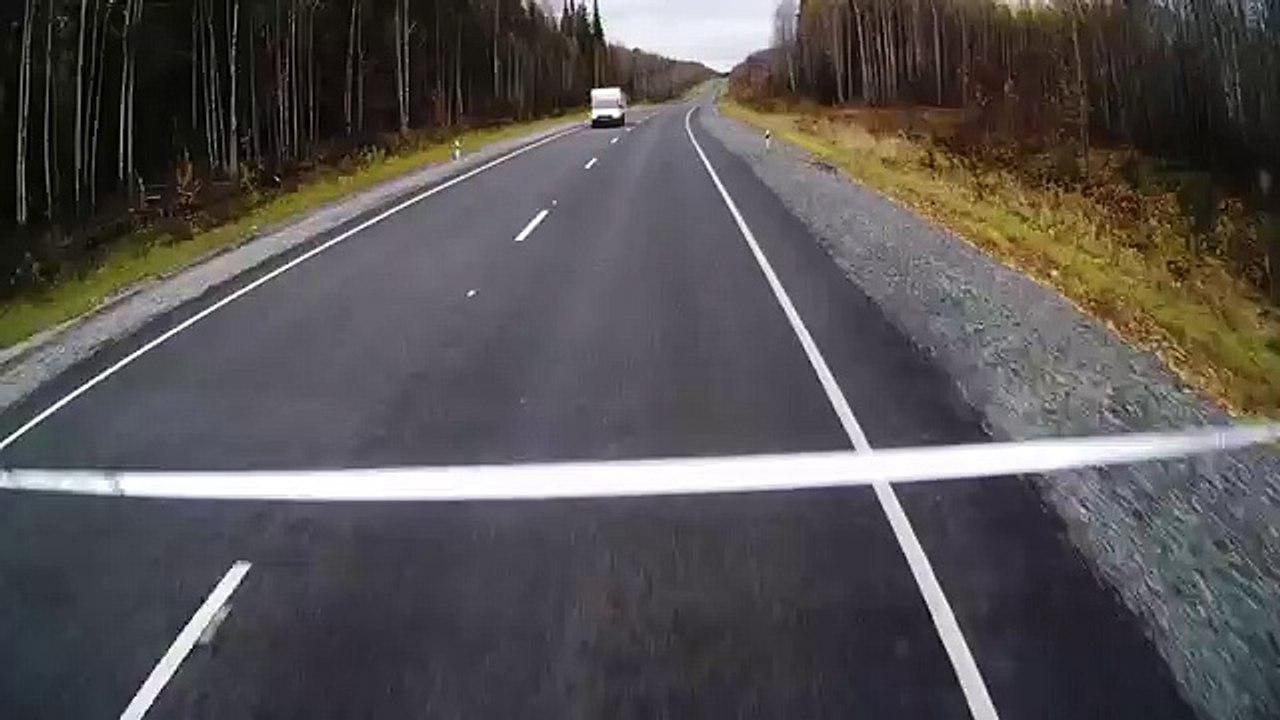 Accident  il prend un camion de face